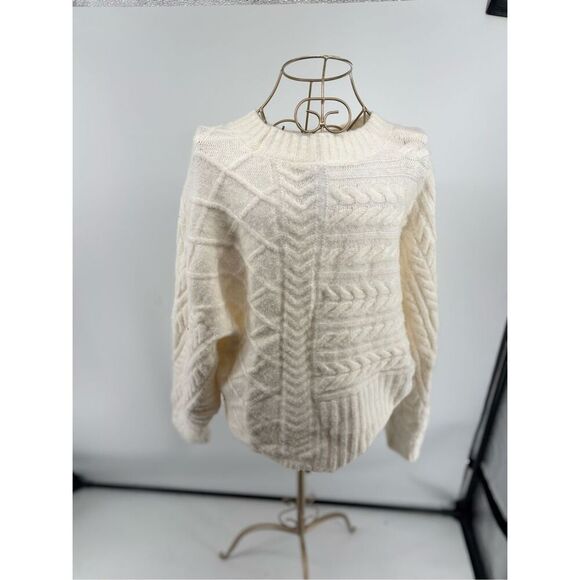 Abercrombie cable knit sweater size small/medium - Picture 10 of 12
